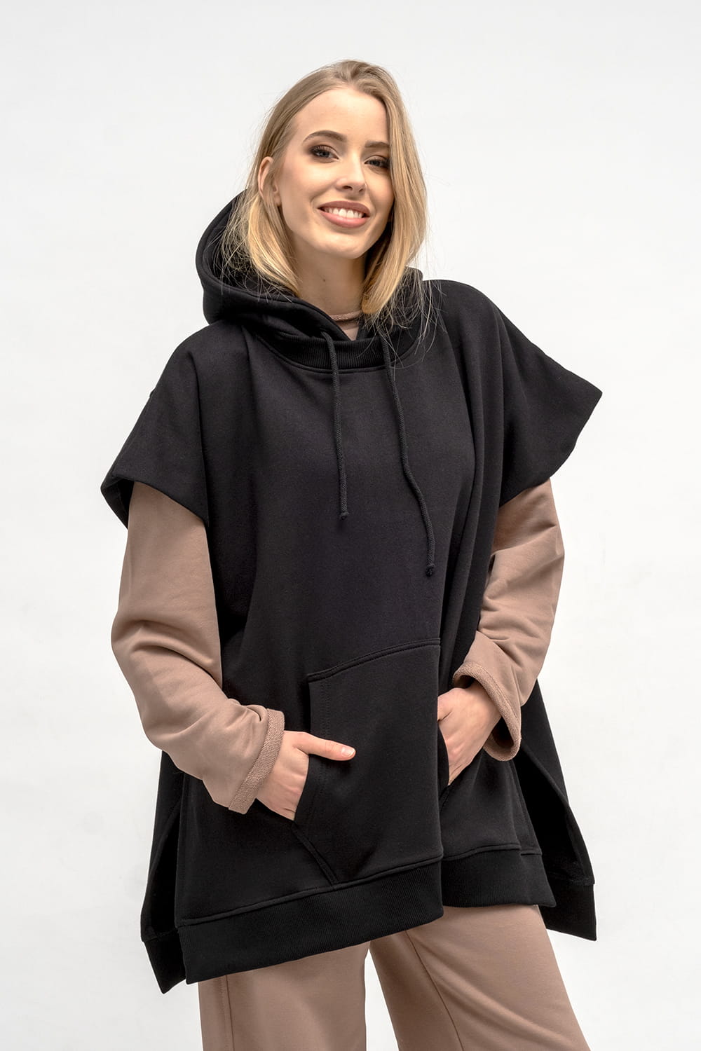 PONCHO CZARNE