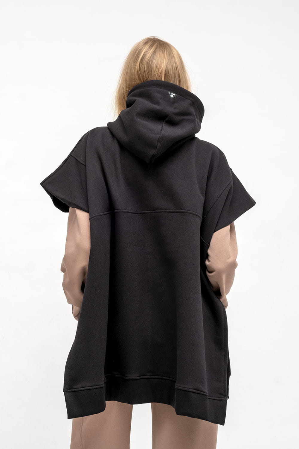 PONCHO CZARNE