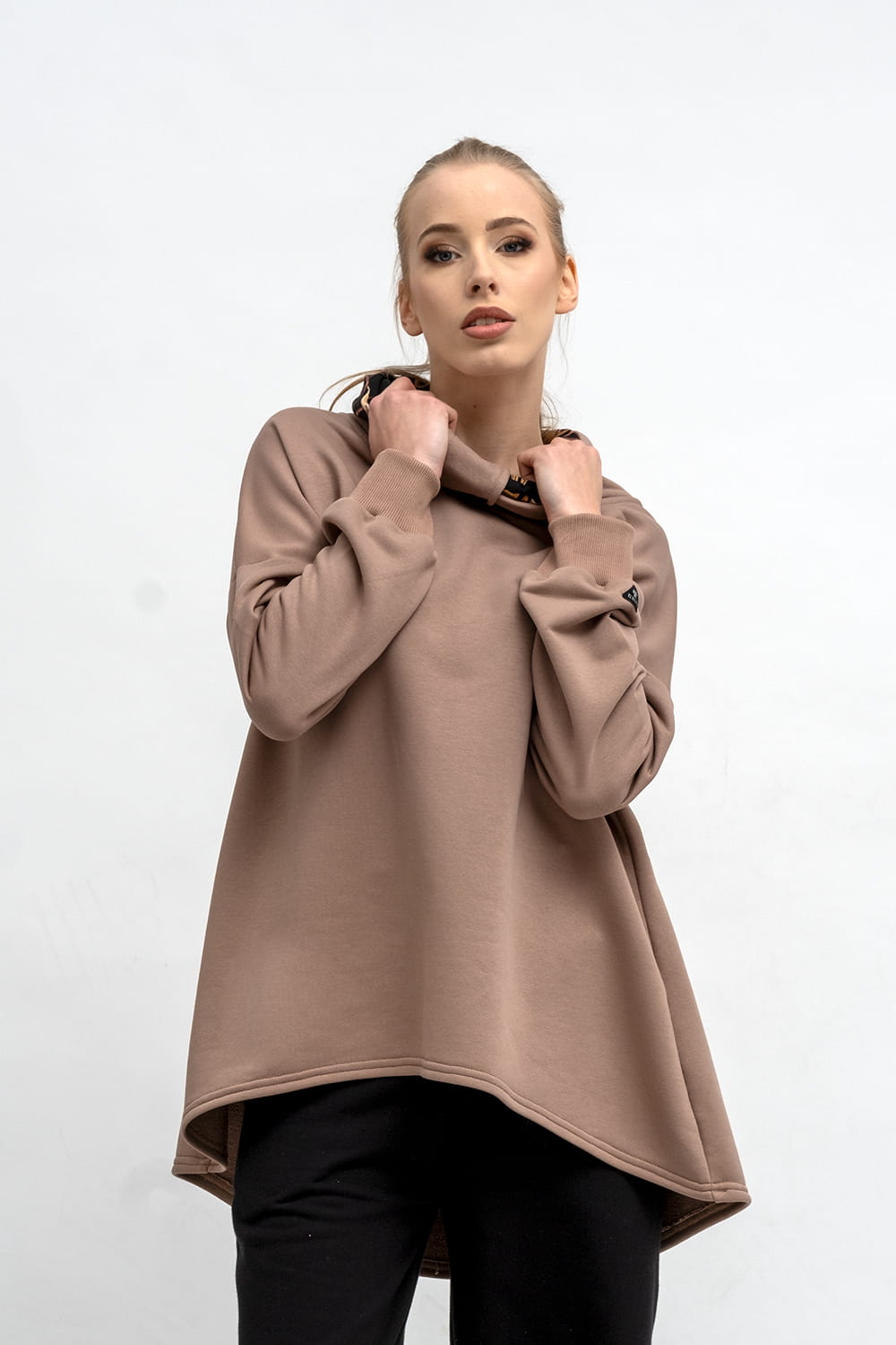 BLUZA ASYMETRYCZNA ,,RAVEL'' BEŻ+WZÓR liście