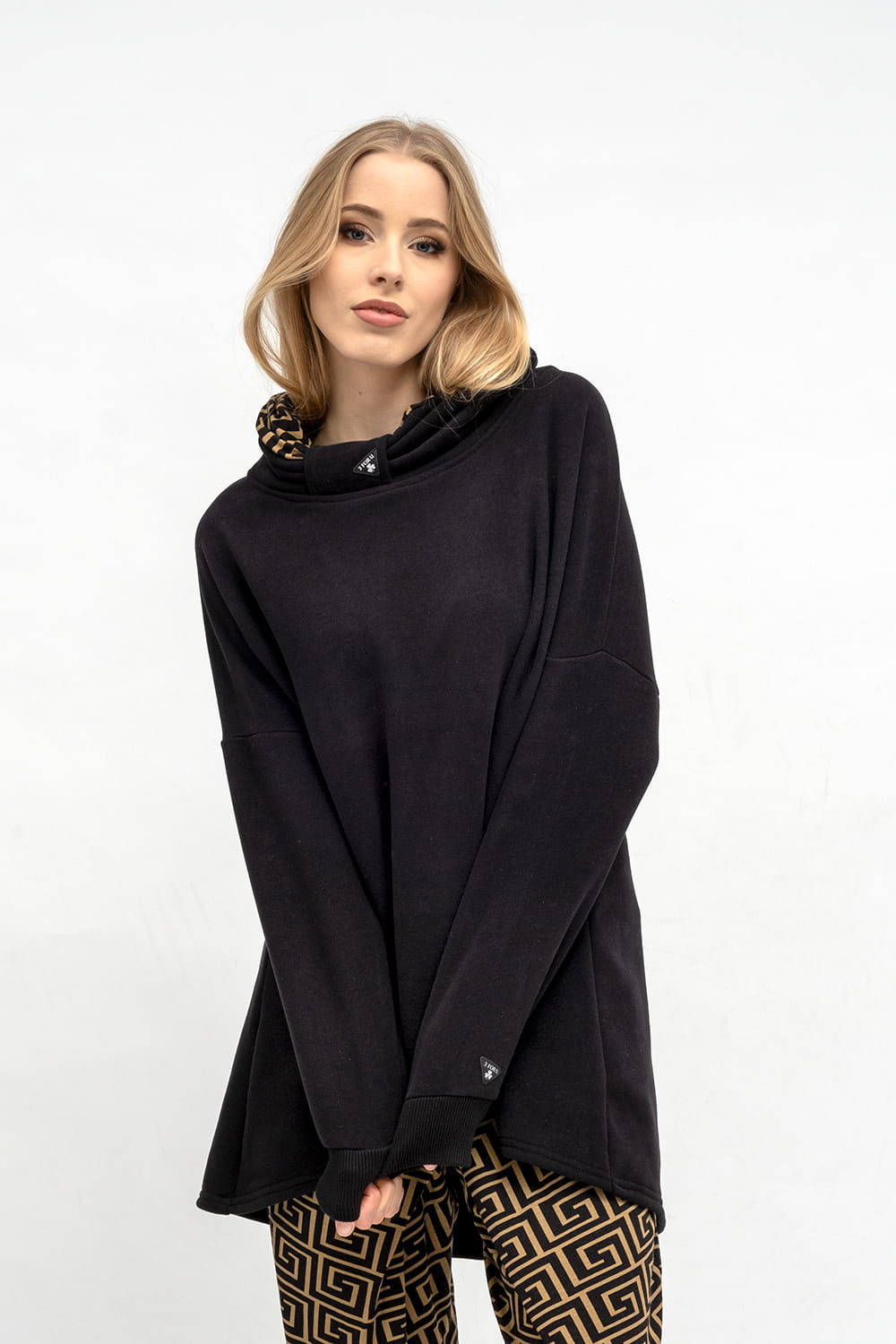 BLUZA ASYMETRYCZNA ,,RAVEL'' CZARNA+WZÓR GRECKI