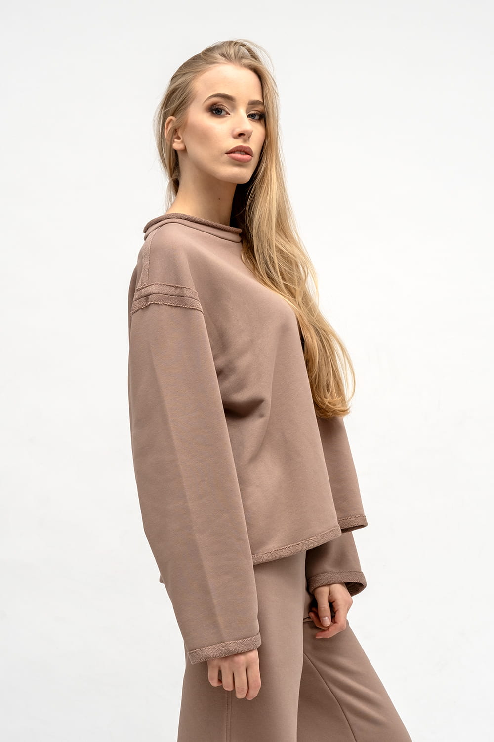 BLUZA CROP ,,CINDI '' BEŻOWA
