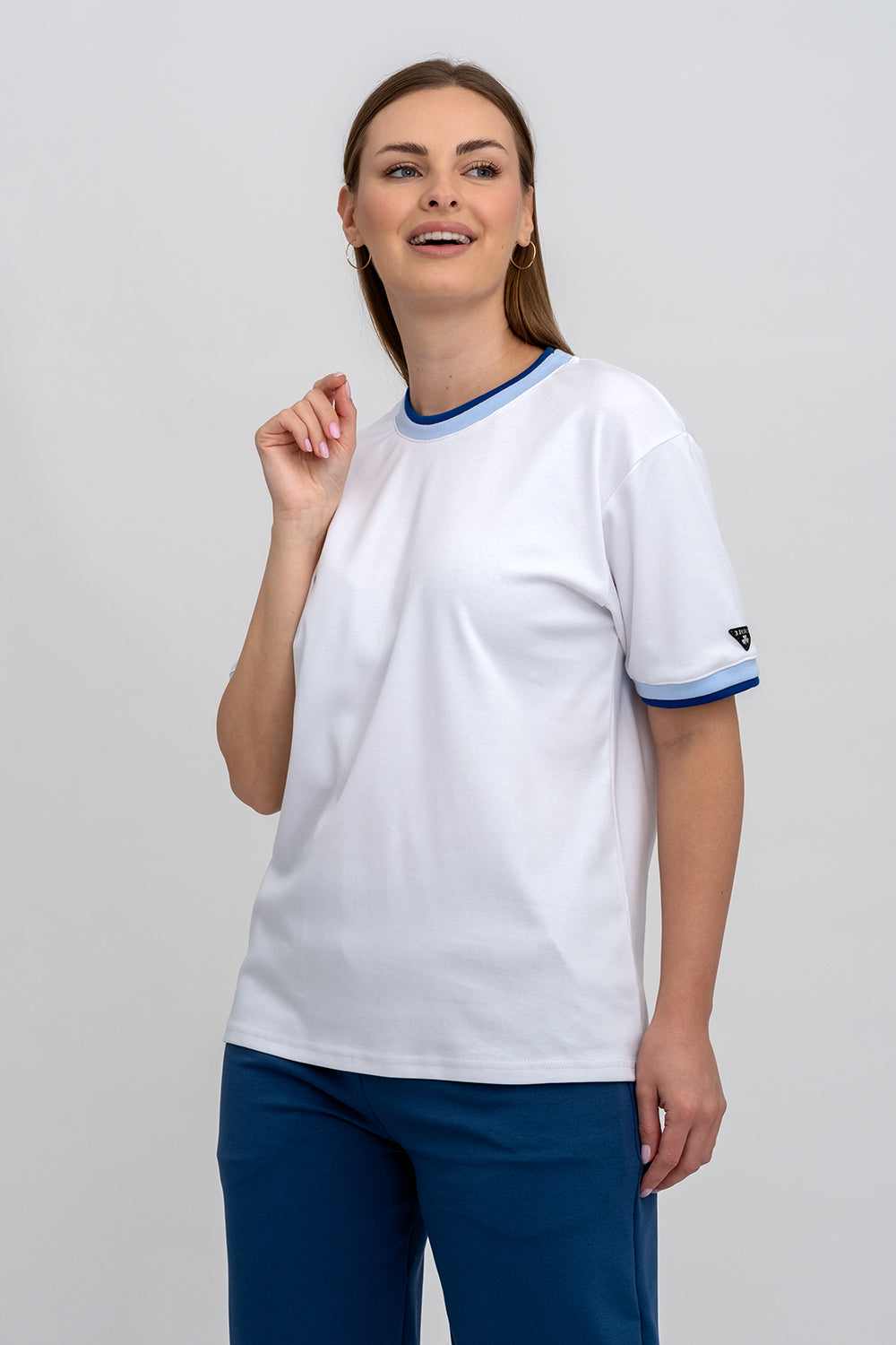 T-SHIRT DAMSKI BASIC BIAŁY/ ŚCIĄGACZ(NIEBIESKO/GRANAT)