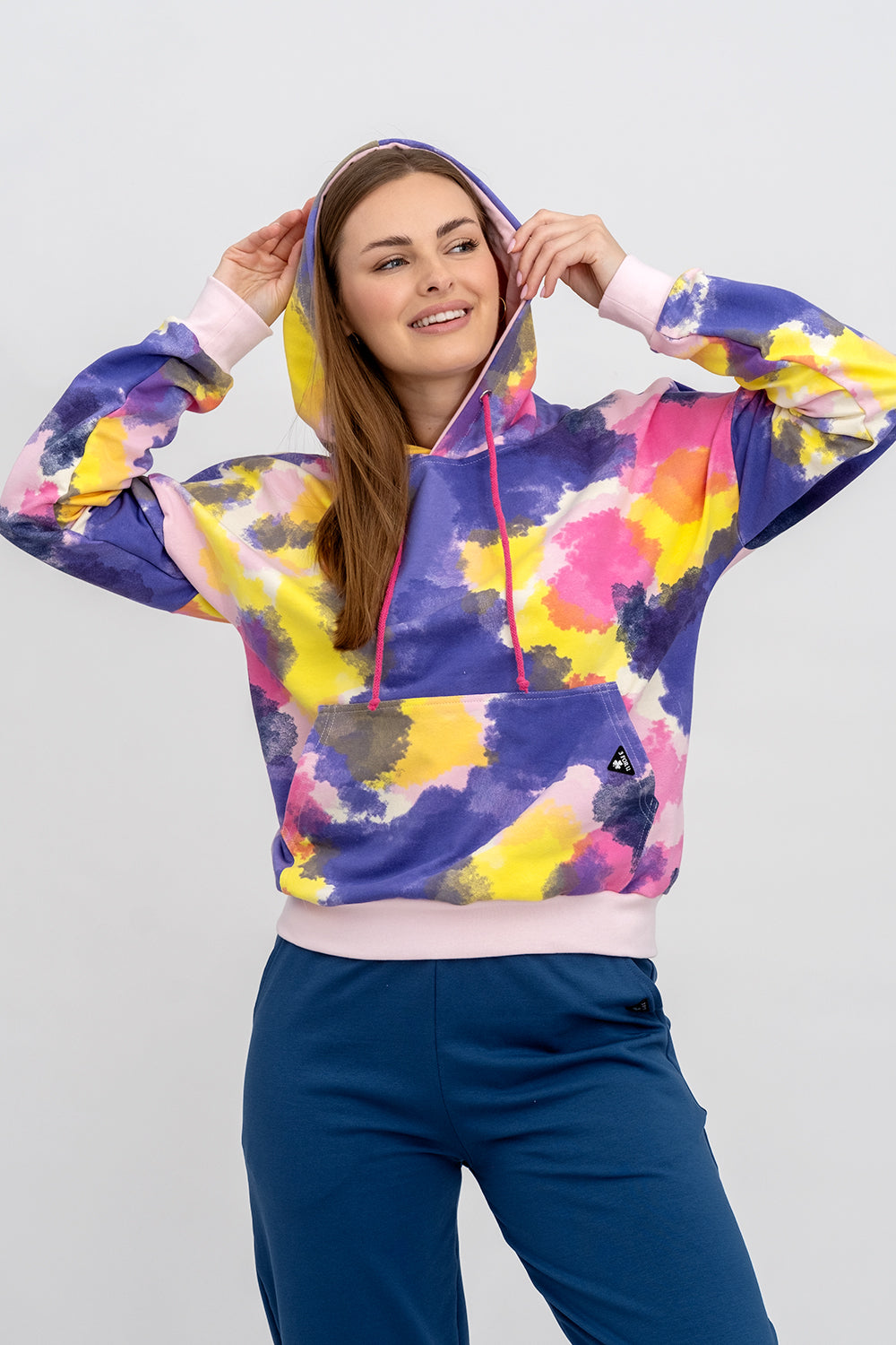 BLUZA Z KAPTUREM ,,PEŁNA BARW"