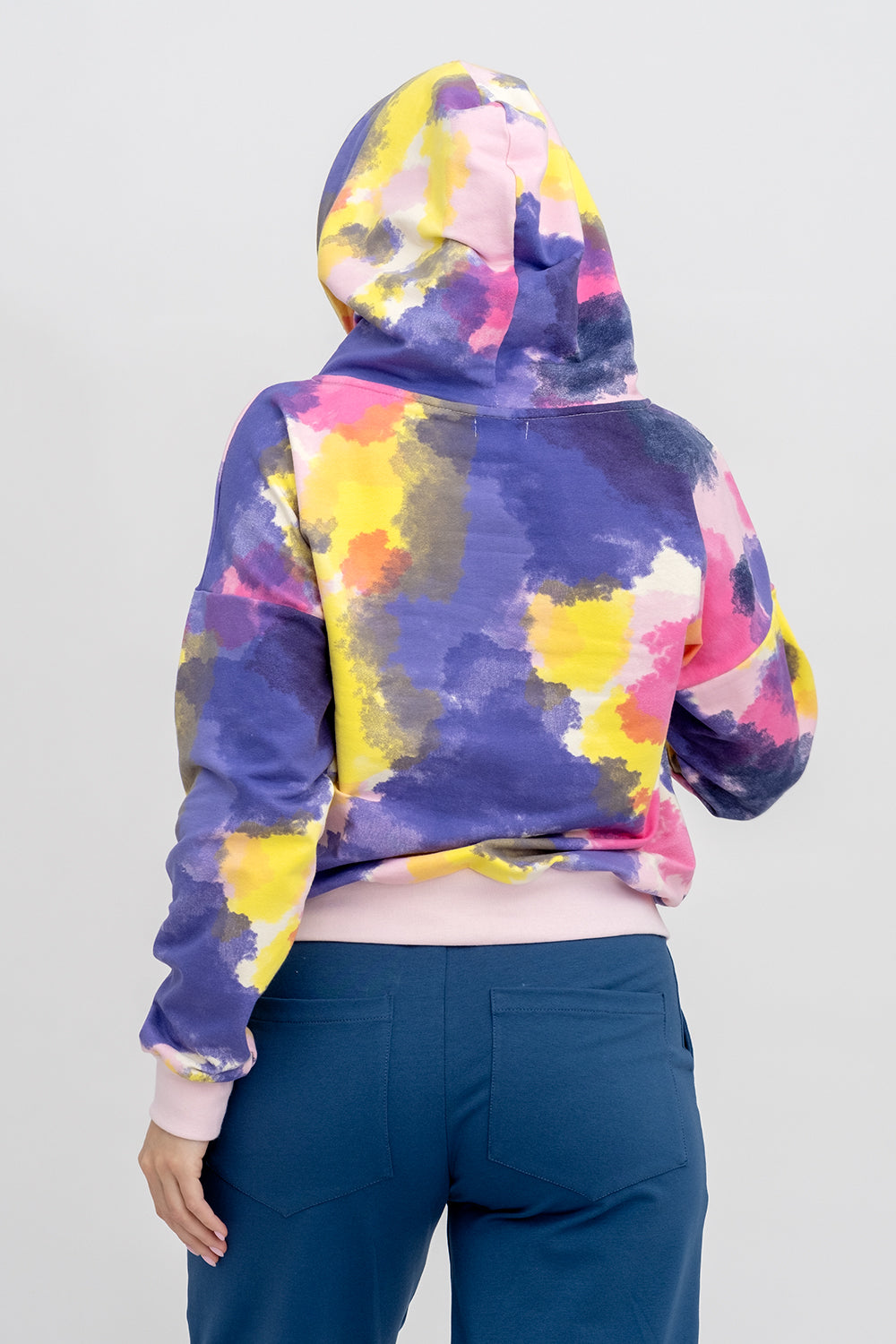 BLUZA Z KAPTUREM ,,PEŁNA BARW"