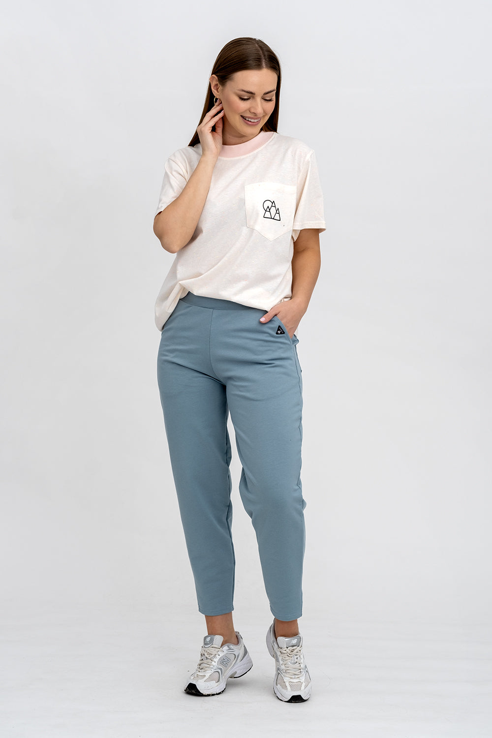 T-SHIRT DAMSKI Z KIESZONKA I NADRUKIEM WANILIA