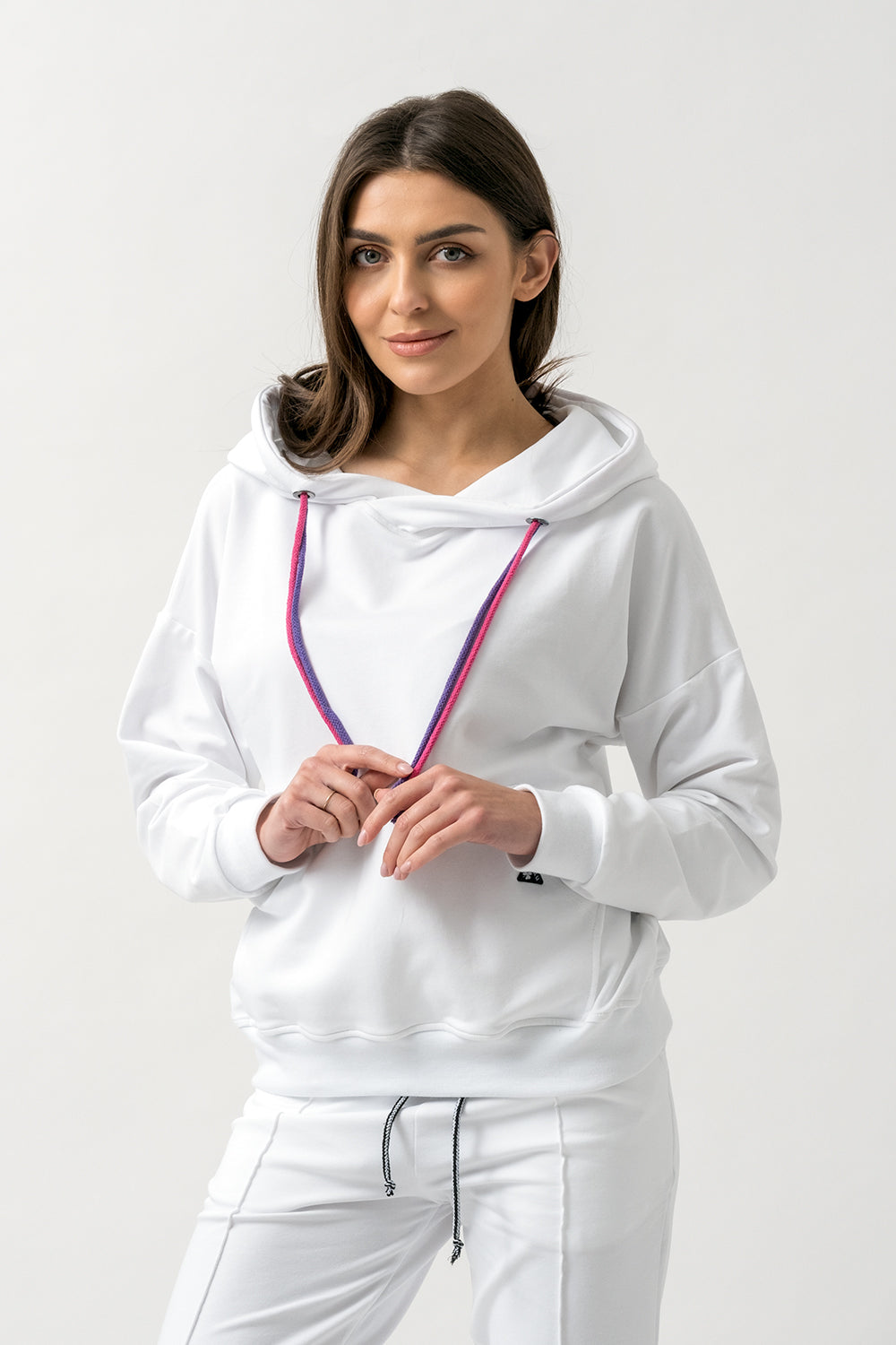 BLUZA Z KAPTUREM DAMSKA "EMI" BIAŁA