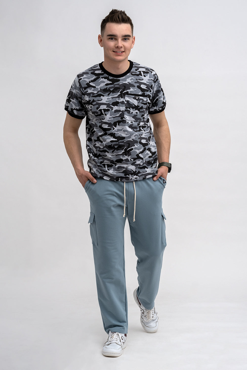 T SHIRT MĘSKI BASIC Z KIESZONKĄ MORO (CZARNO/BIAŁY)