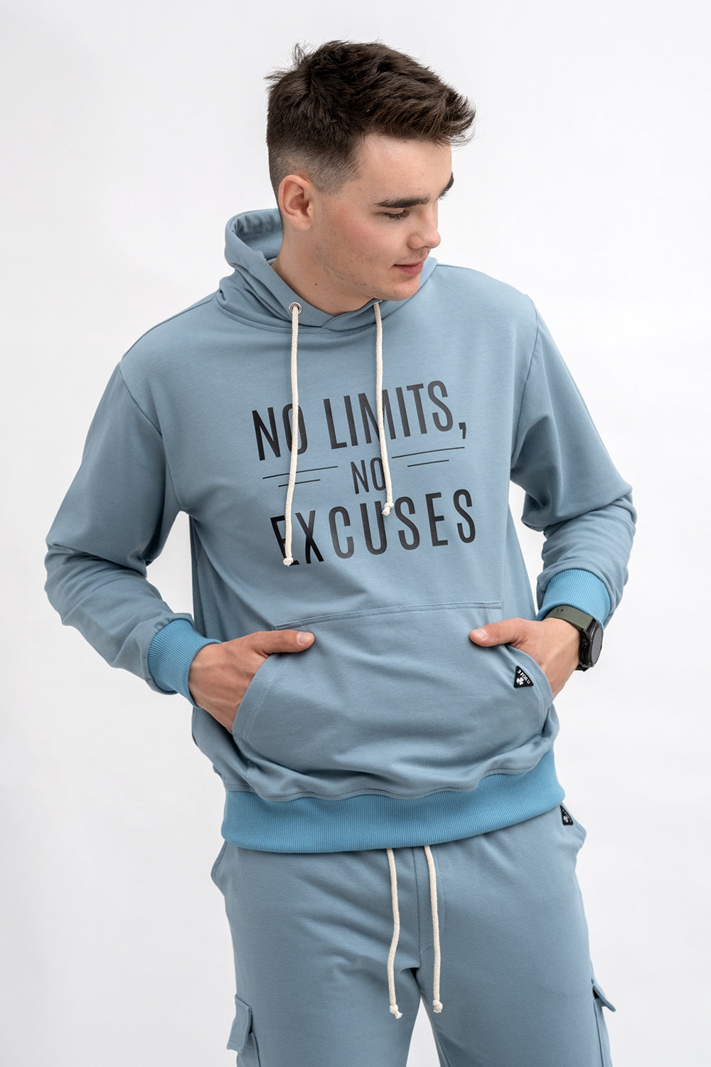 BLUZA Z KAPTUREM MĘSKA „No Limits No Excuses” NIEBIESKI