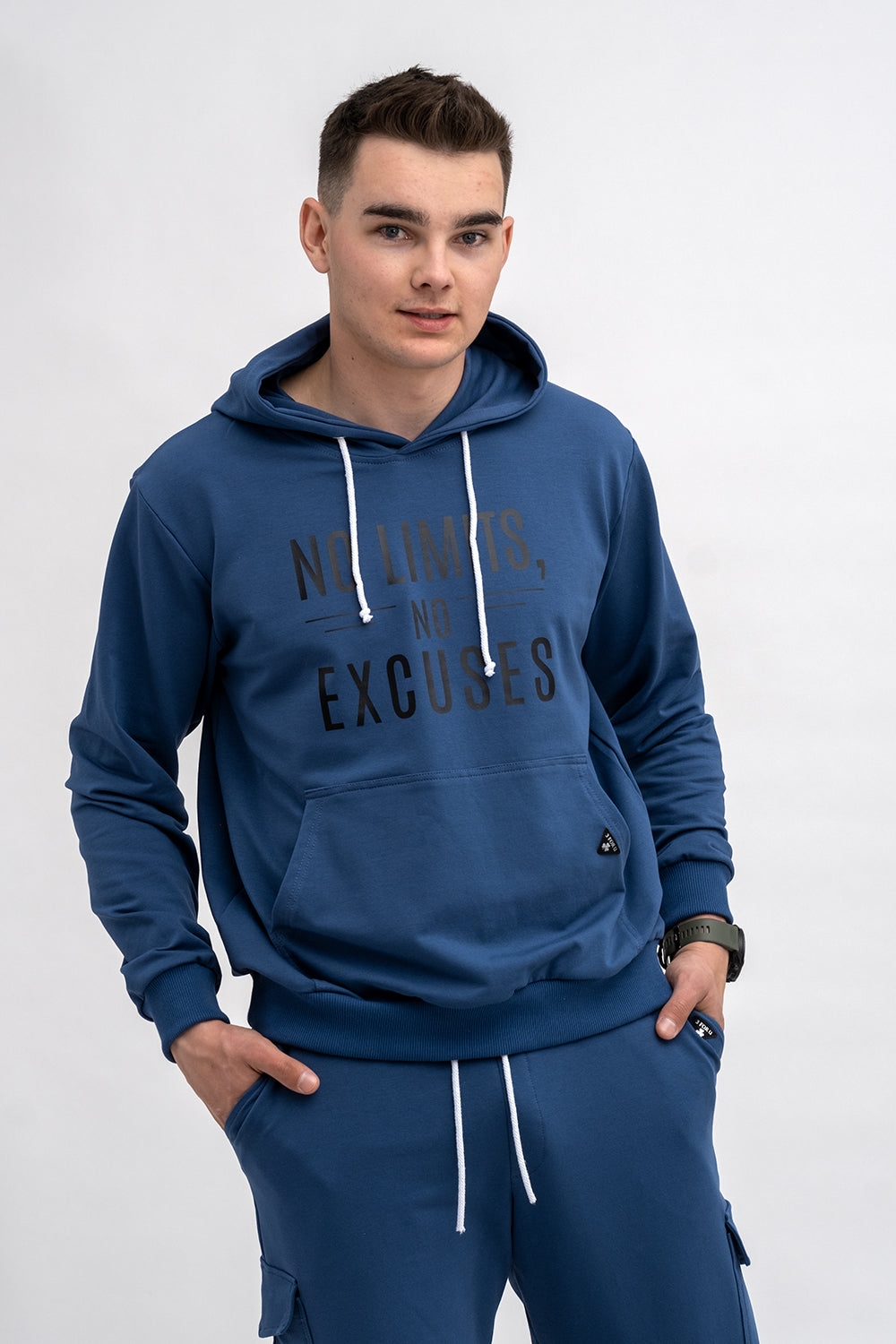 BLUZA Z KAPTUREM MĘSKA „No Limits No Excuses” DENIM