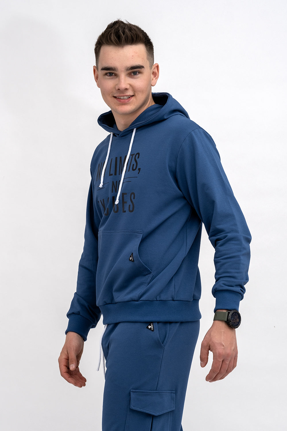 BLUZA Z KAPTUREM MĘSKA „No Limits No Excuses” DENIM