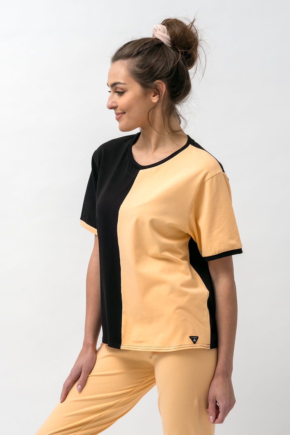T SHIRT DAMSKI "SABRINA" CZARNY I BRZOSKWINIA