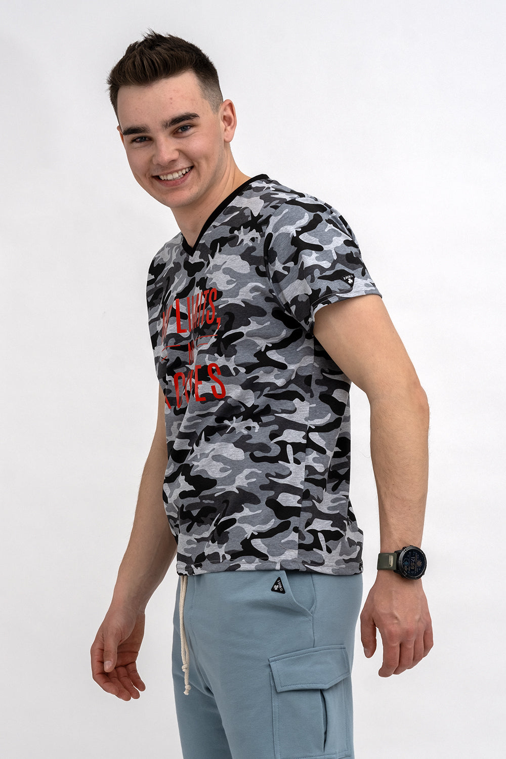 T SHIRT MĘSKI MORO DO V Z NADRUKIEM