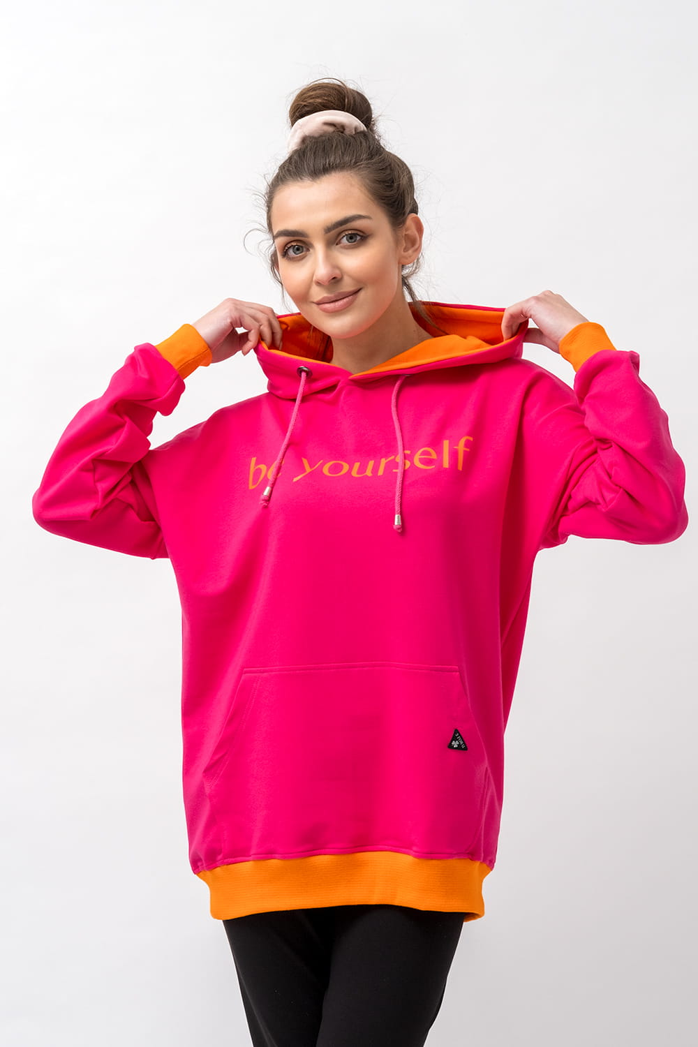 BLUZA Z KAPTUREM DAMSKA "KOLOROWO MI" FUKSJA