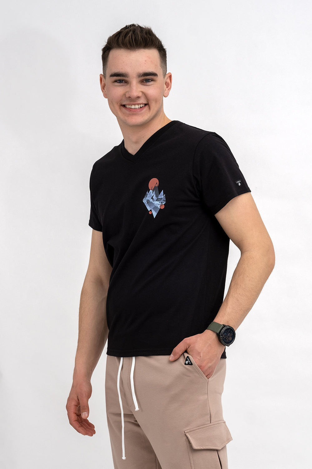 T SHIRT MĘSKI CZARNY DO V Z NADRUKIEM