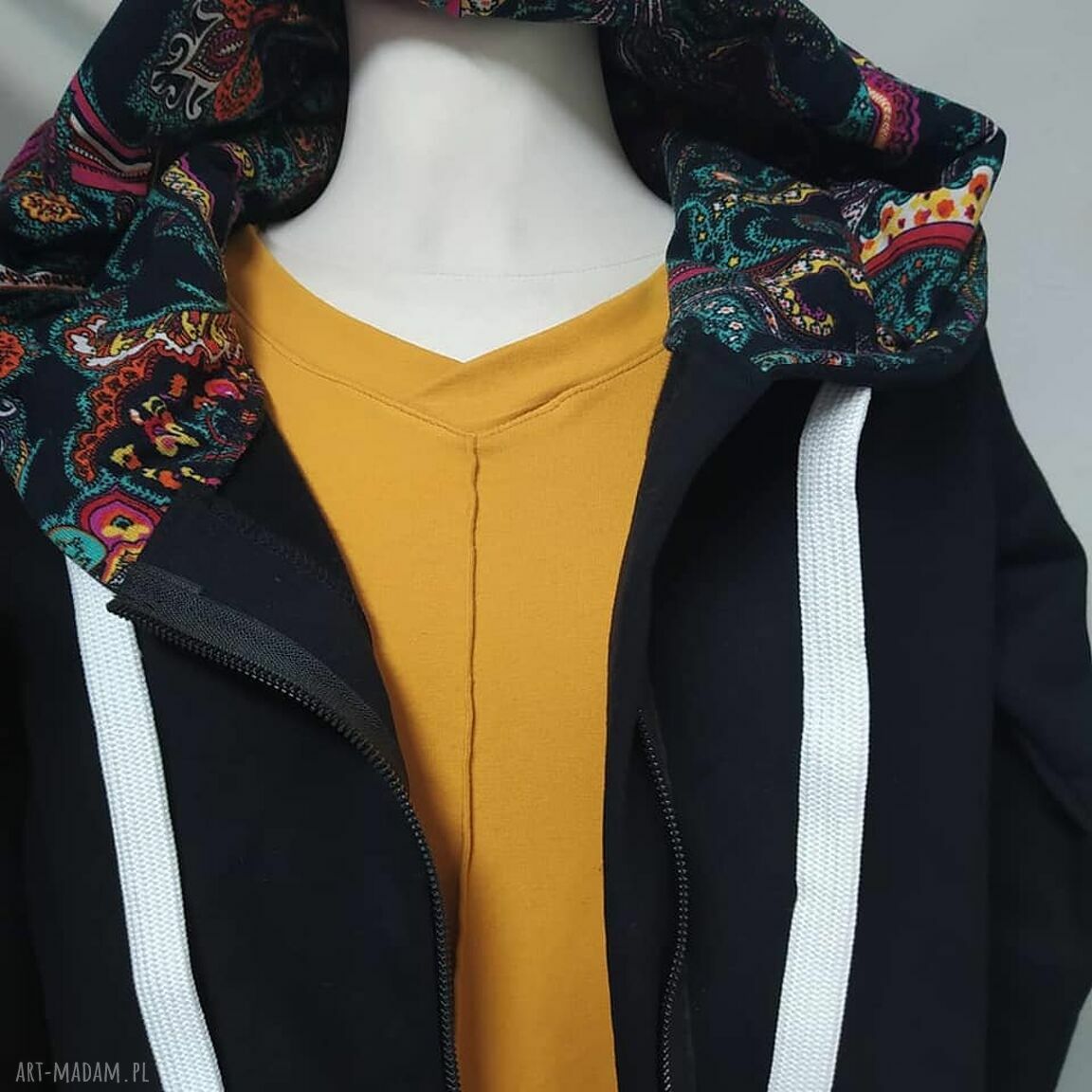 BLUZA DAMSKA ROZPINANA NA ZAMEK EVERY DAY CZARNA+WZÓR