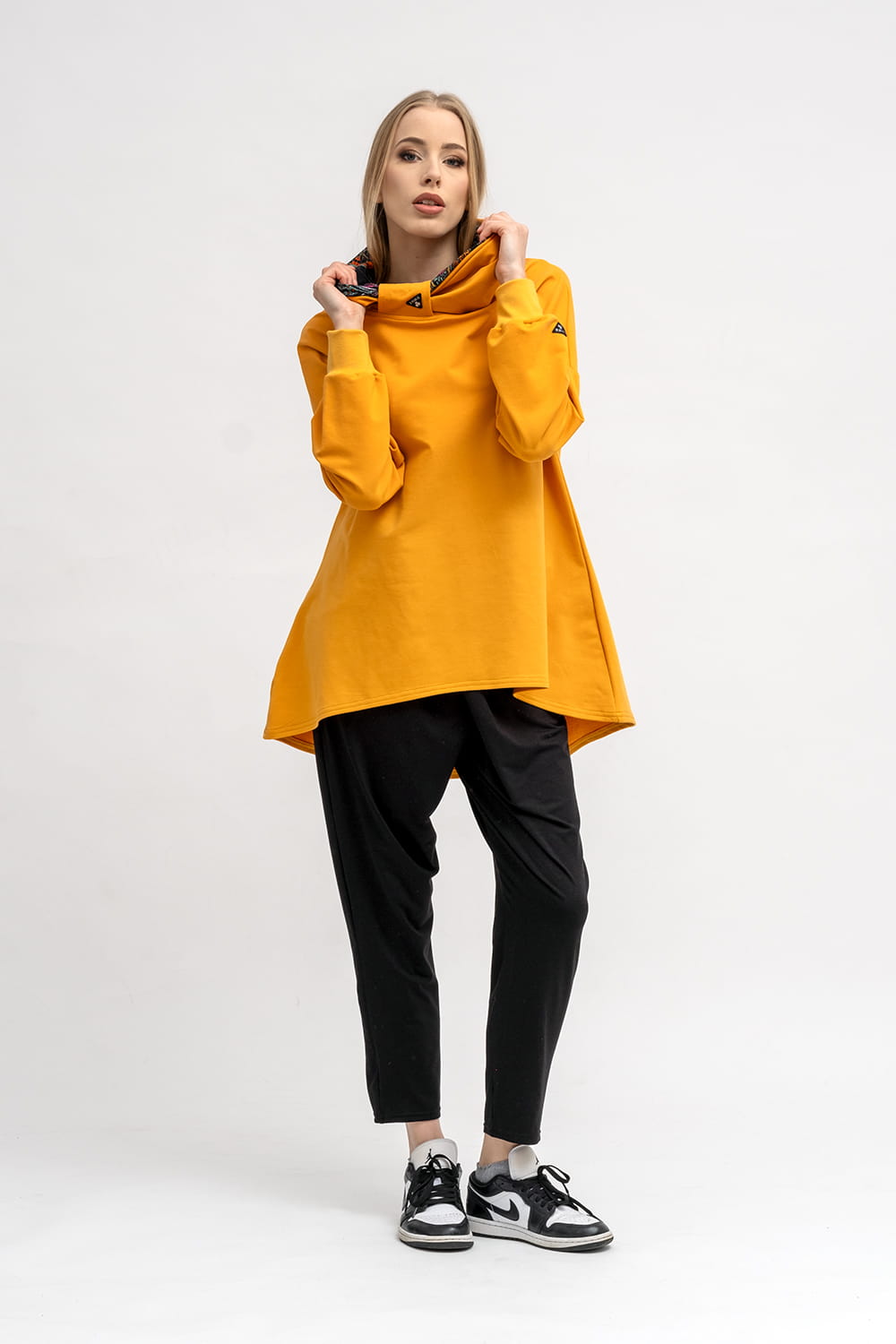 BLUZA ASYMETRYCZNA ,,RAVEL''  MUSZTARDOWA