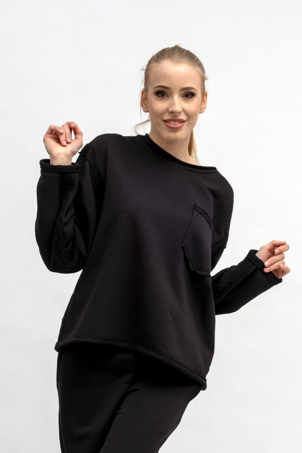 BLUZA  CROP ,,CINDI  '' CZARNA