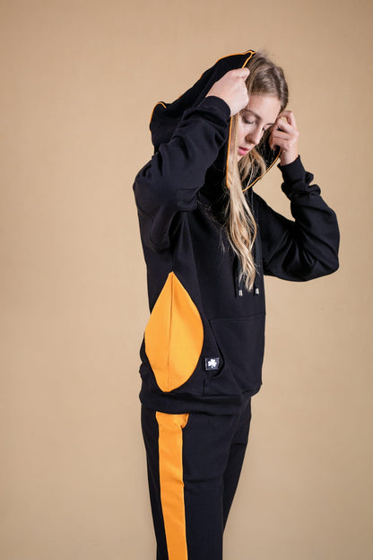 BLUZA Z KAPTUREM ELEGANT CZARNA Z WSTAWKĄ MUSZTARDOWĄ