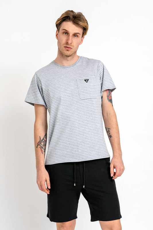 T-SHIRT MĘSKI GŁADKI Z KIESZONKA "WILLIAM" SZARY W PASKI