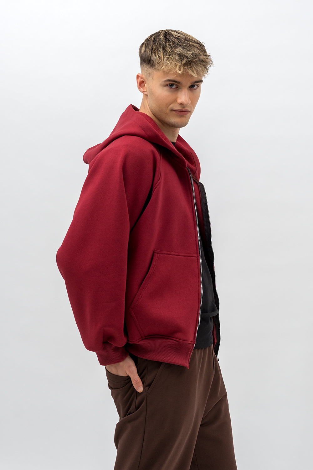 BLUZA Z KAPTUREM  NA ZAMEK CIEPŁA ,,BERET" BORDO