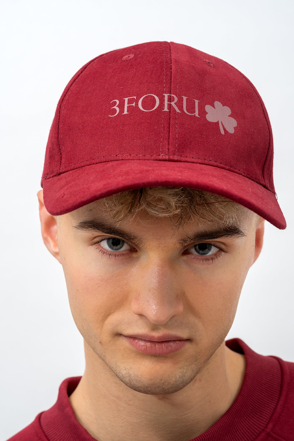 ,,CZAPKA Z DASZKIEM' 3FORU  BORDO