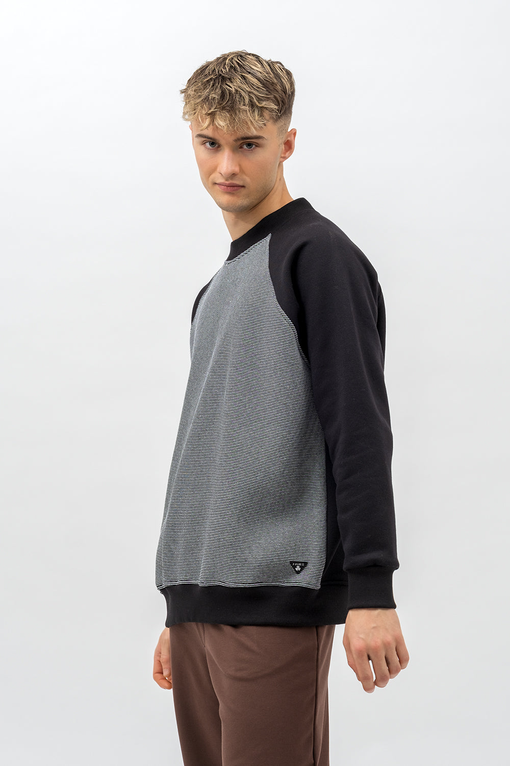 BLUZA  MĘSKA RAGLAN  BASIC ,VOLKAN" CZARNY/PASKI