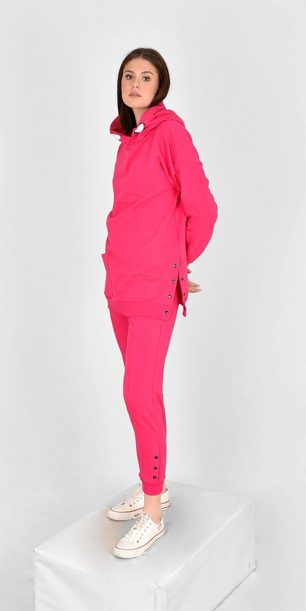 DRES NELA FUKSJA