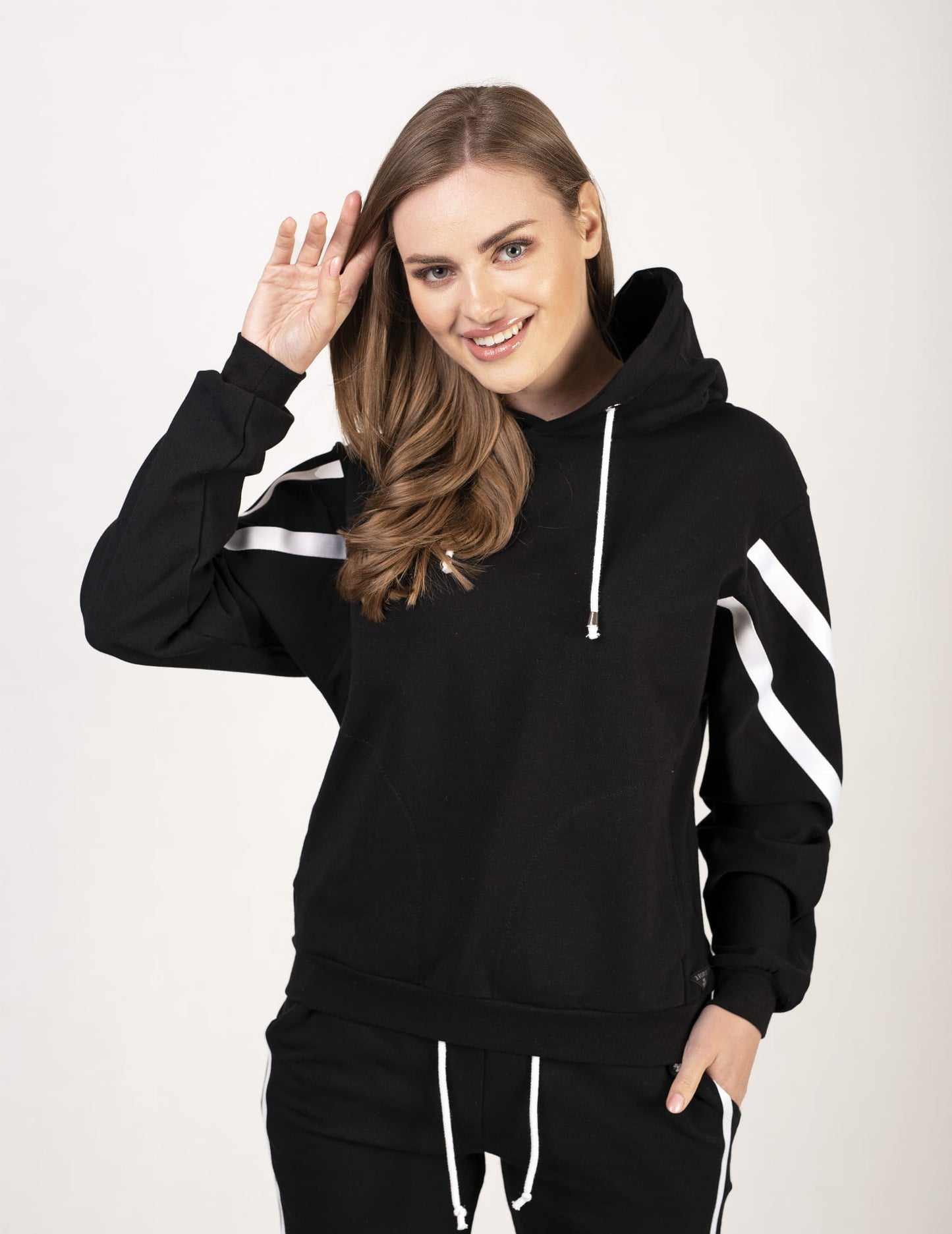 BLUZA DAMSKIE Z LAMPASAMI ROZALIA CZARNA